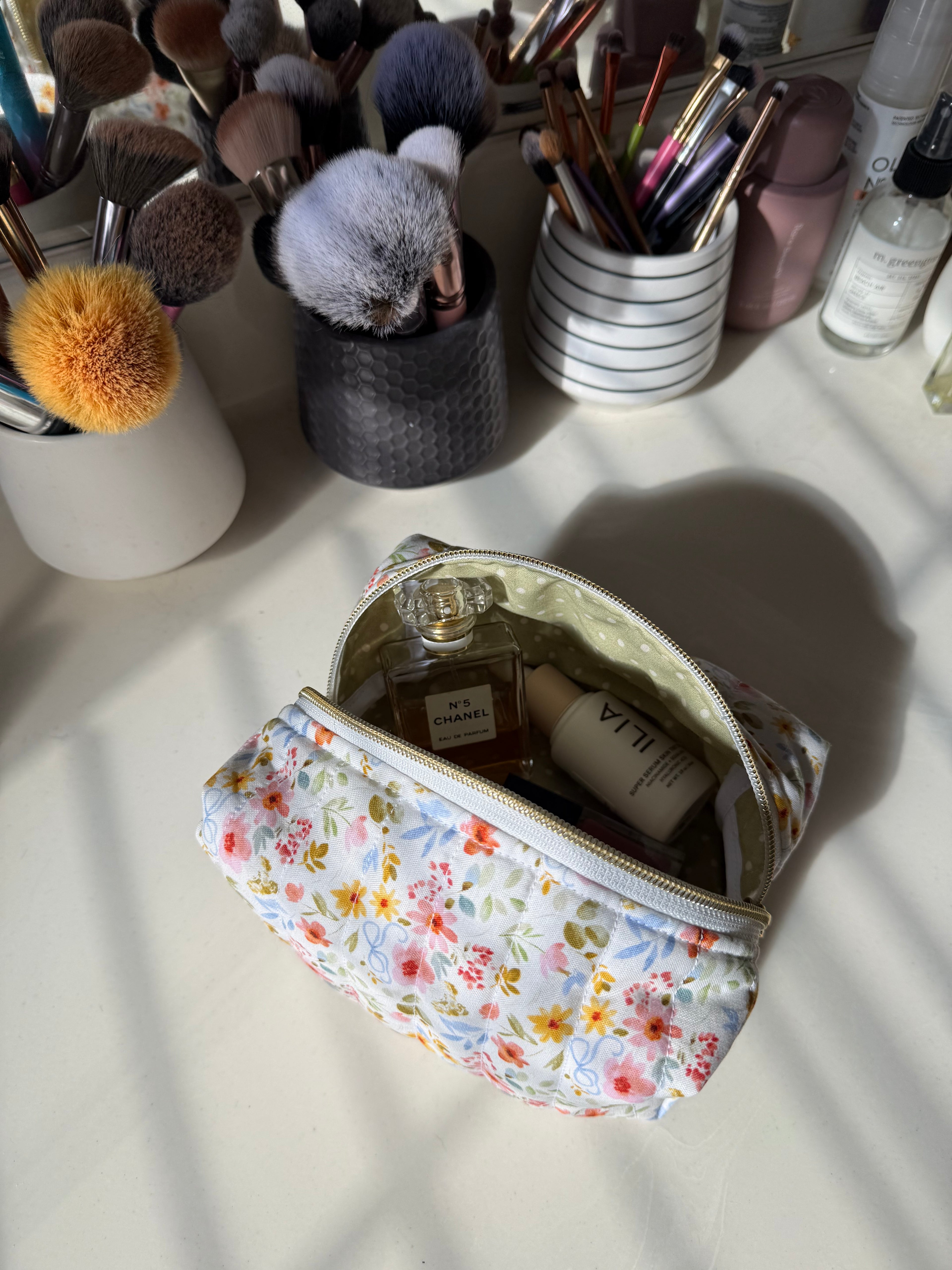 Spring Picnic & Bows Makeup Bag