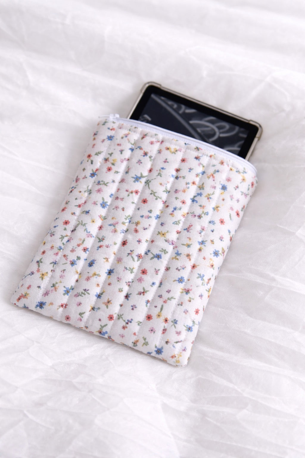 Mini Bloom Kindle Sleeve