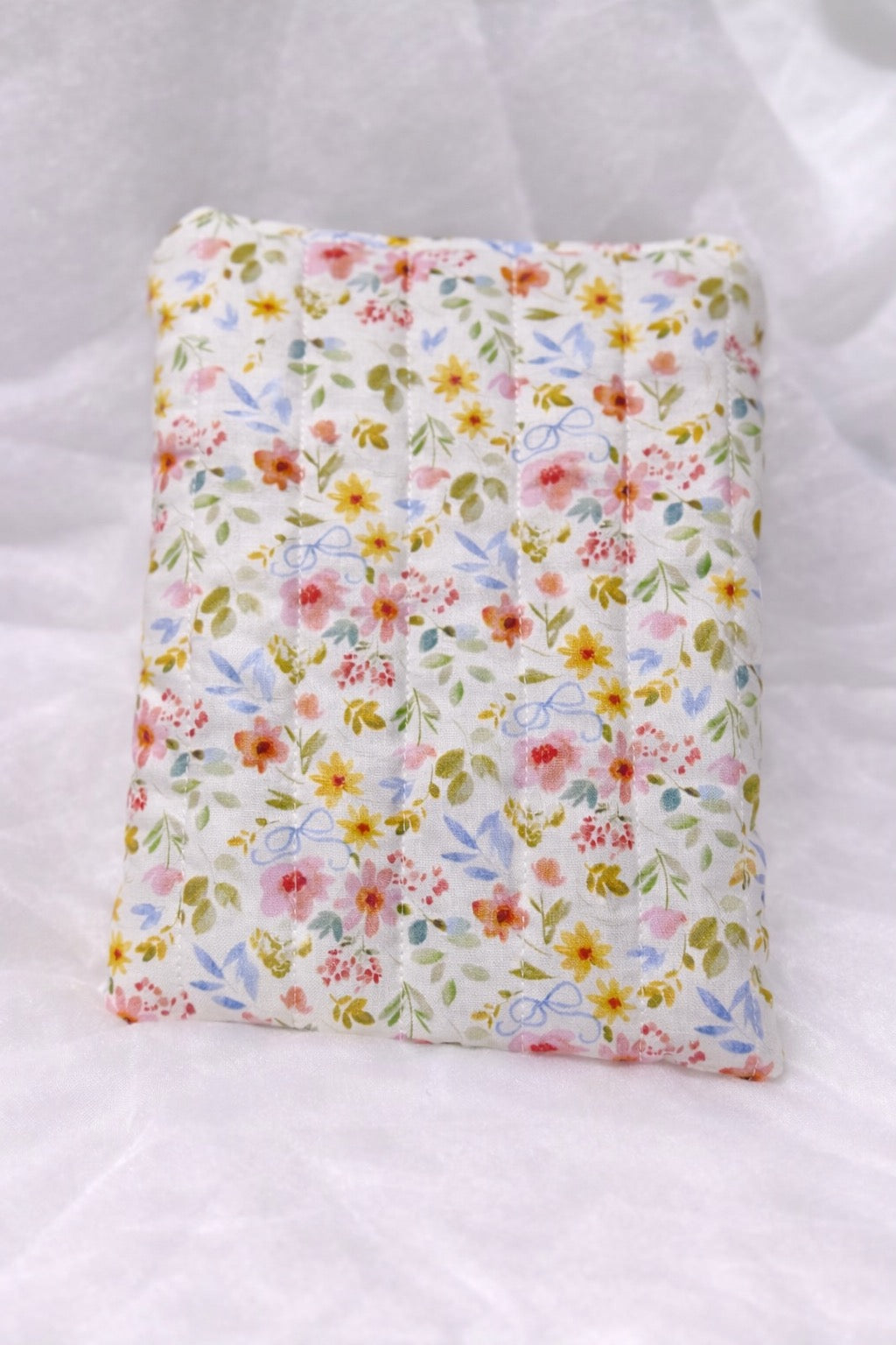 Spring Picnic & Bows Kindle Sleeve