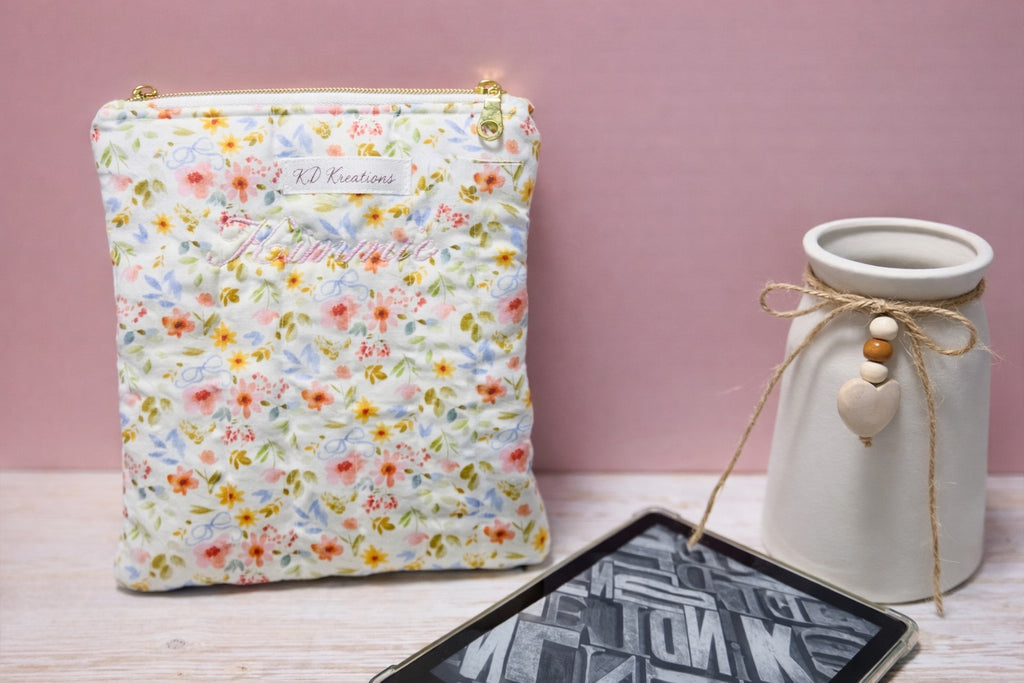 Spring Picnic & Bows Kindle Sleeve