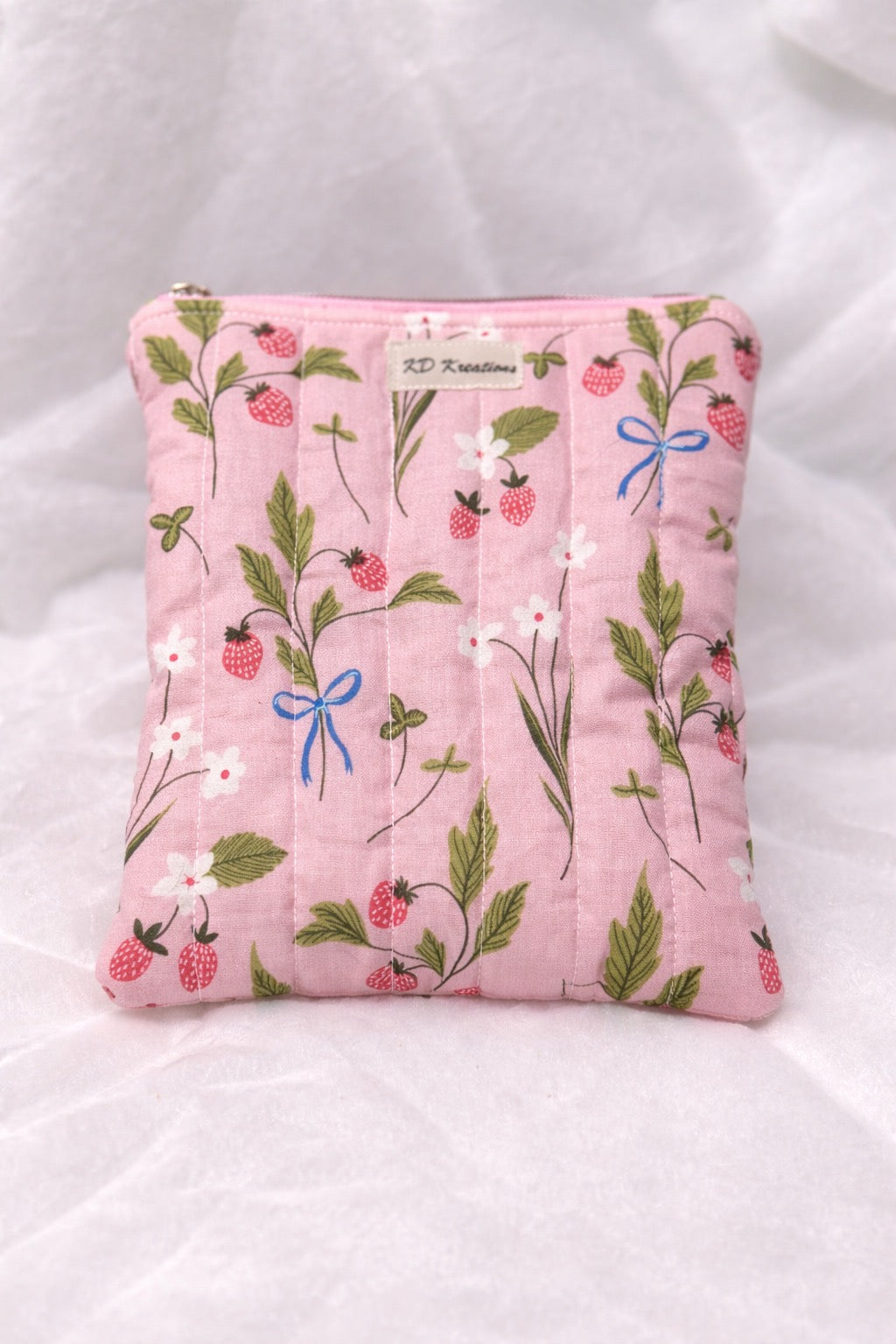 Berry & Bows Kindle Sleeve
